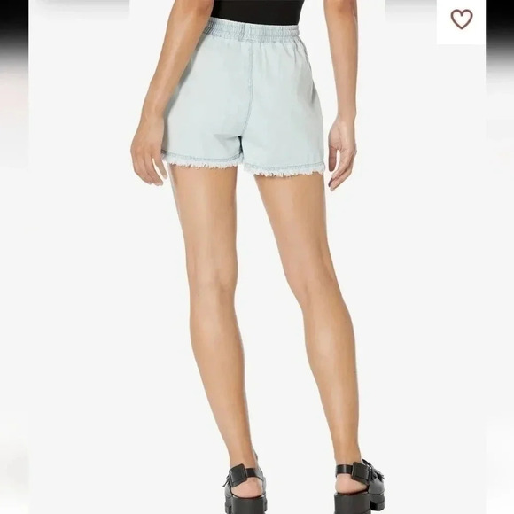 Blank NYC Lightwash Denim Elastic Waist Drawstring Shorts in Doing Too Much XS - Picture 3 of 12